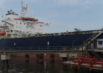 Pakistan begins importing oil via Red Sea route after Strait of Hormuz closure: sources