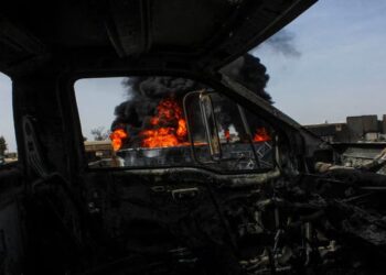 China urges Pakistan, Afghanistan to resolve tensions through talks, not force