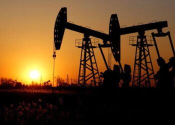 Oil prices jump again as worries grow over Hormuz