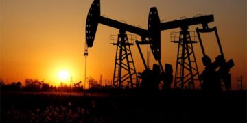 Oil prices jump again as worries grow over Hormuz