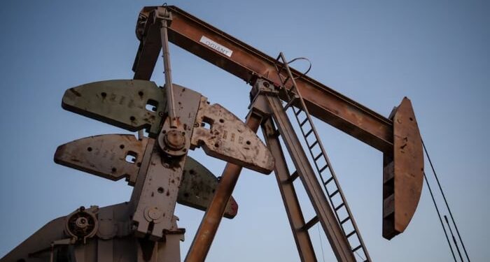 Oil rises as global markets assess supply risks after Iran denies US talks