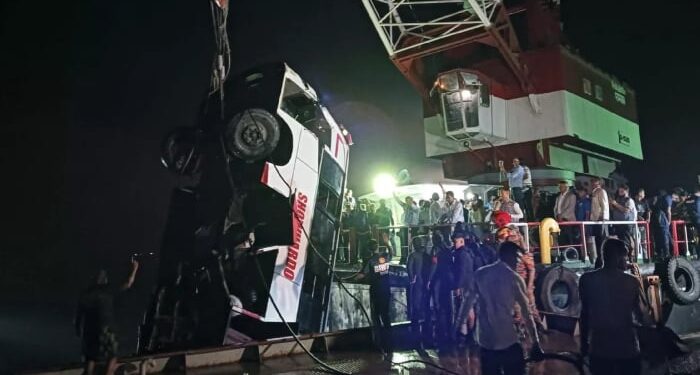 Bus Plunges into River in Bangladesh, 24 Dead in Ferry Boarding Tragedy