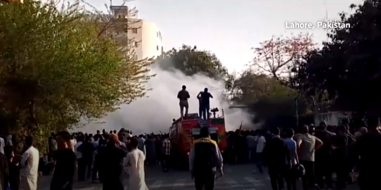 Crowds worldwide rage or celebrate after Iran strikes; 23 killed in Pakistan