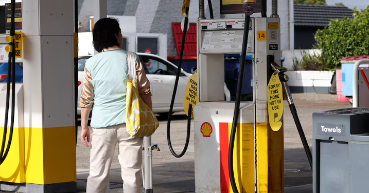 Australia to halve tax on fuel, underwrite spot cargoes