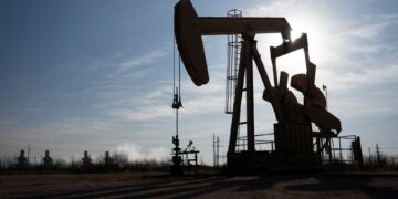 Oil prices plunge nearly 6% as Donald Trump proposes Iran peace plan, easing market fears