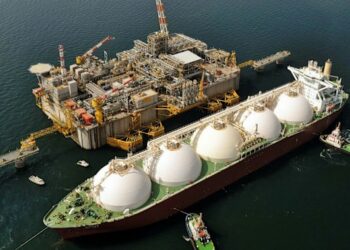 Qatar Halts LNG Production as Middle East Strikes Disrupt Global Energy Markets
