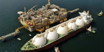 Qatar Halts LNG Production as Middle East Strikes Disrupt Global Energy Markets