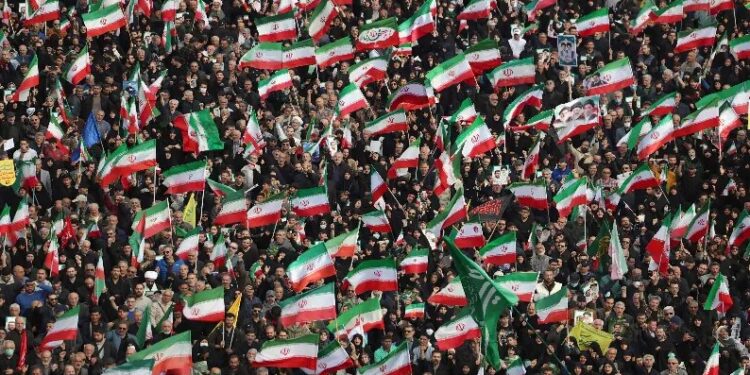 Thousands Attend Funeral of IRGC Naval Commander in Tehran Amid Ongoing Conflict