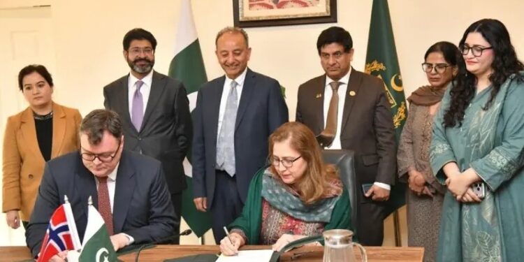 Pakistan, Norway Sign First-Ever Carbon Market Deal Under Paris Agreement