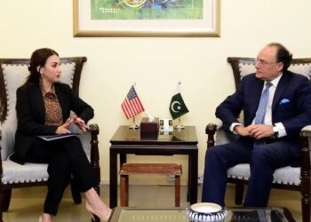 Pakistan Seeks IMF Flexibility Amid Oil Price Surge, Plans to Pass Fuel Burden to Consumers