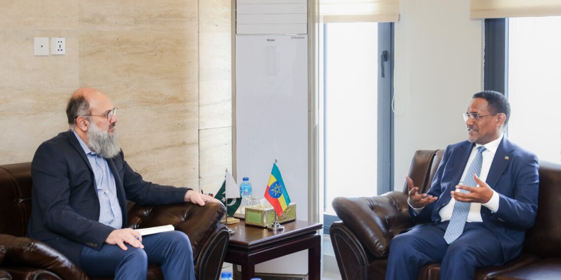 Ethiopian Ambassador Calls on Commerce Minister of Pakistan