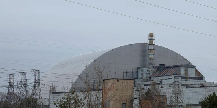 Exclusive: Ukraine says some Russian missiles fly near Chornobyl, risking major accident