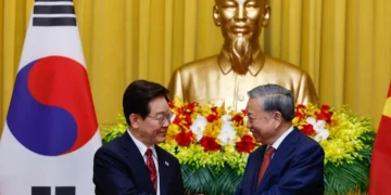South Korea, Vietnam set to sign dozens of business deals as Lee visits Hanoi