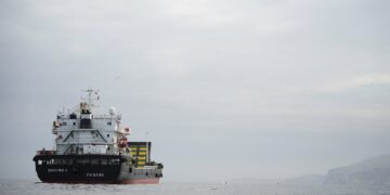 US Blockade Forces Sanctioned Chinese Tanker to Retreat to Strait of Hormuz