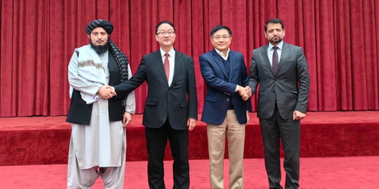 Pakistan, Afghanistan Agree to De-escalate Tensions in China-Hosted Talks