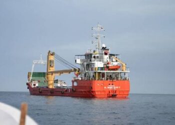 US begins Iran port blockade, oil prices ease on hopes for dialogue