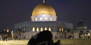 Tears of joy mark reopening of Jerusalem holy sites after 41 days