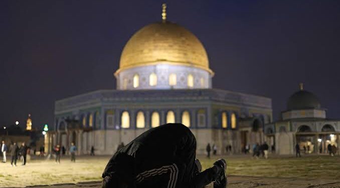 Tears of joy mark reopening of Jerusalem holy sites after 41 days