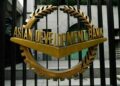 ADB Projects 3.5% Growth for Pakistan, Warns of Middle East Risks