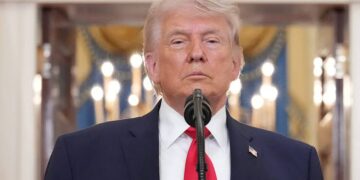 Trump urges Iran to sign a deal after report suggests US may extend blockade