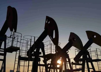 Oil Surges Above $108 as Gulf Tensions Dominate Markets Despite Diplomatic Signals