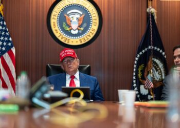 Trump Holds Situation Room Meeting on Strait of Hormuz Crisis, Iran Talks