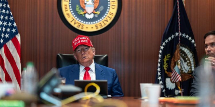 Trump Holds Situation Room Meeting on Strait of Hormuz Crisis, Iran Talks