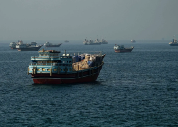 Iran, Oman Discuss Future of Strait of Hormuz After Trump Threatens Muscat