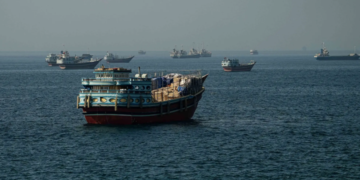 Iran, Oman Discuss Future of Strait of Hormuz After Trump Threatens Muscat