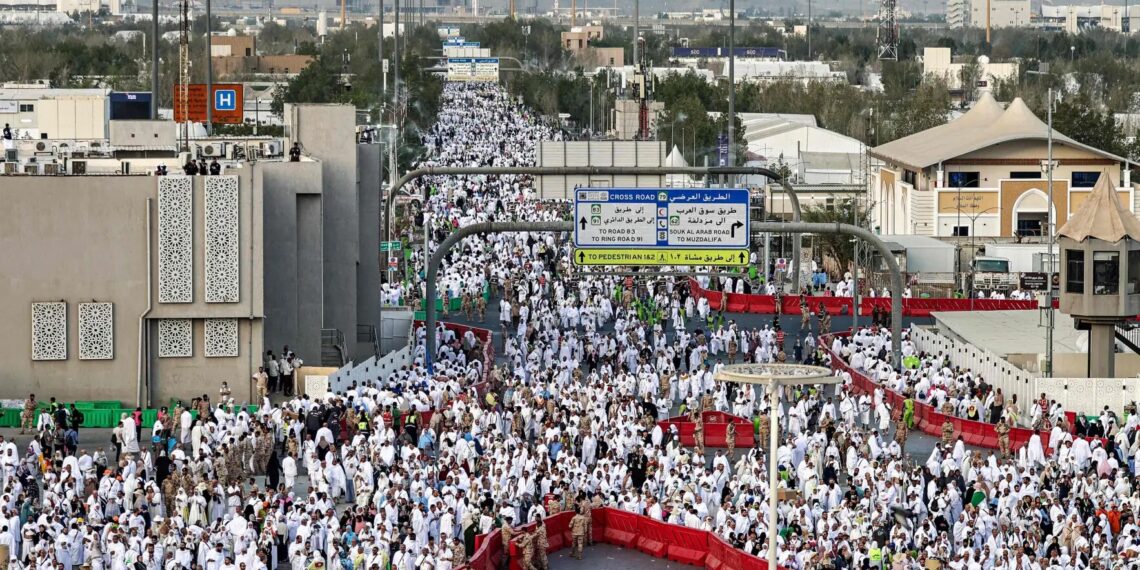 Pilgrims Gather at Arafat as Haj Reaches Its Spiritual Peak; PM Shehbaz Prays for Global Peace