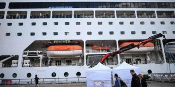 France confines 1,700 aboard British cruise ship after passenger dies