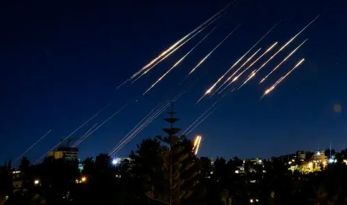 Iran Warns Israel of Stronger Retaliation as Missiles Fired Amid Rising Regional Tensions