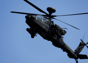 US Navy Drone Rescues Apache Crew After Helicopter Goes Down in Strait of Hormuz