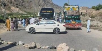 Zakhakhel Tribesmen Block Torkham Highway, Announce Self-Defence Measures After Double Killing