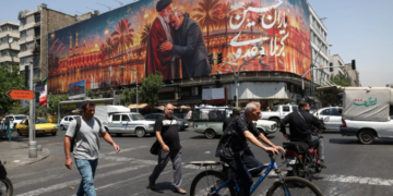 US, Iran Agree to Pause Hostilities and Resume Talks Over Strait of Hormuz