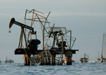 US eases Iran oil sanctions as Swiss talks make progress toward broader agreement