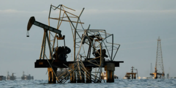 US eases Iran oil sanctions as Swiss talks make progress toward broader agreement
