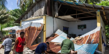 Magnitude 7.8 Earthquake Hits Off Southern Philippines, Killing at Least 15 and Triggering Tsunami Alerts