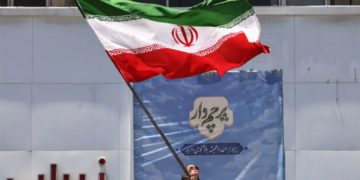 Middle East peace deal faces hurdles over Hormuz and Lebanon despite agreement