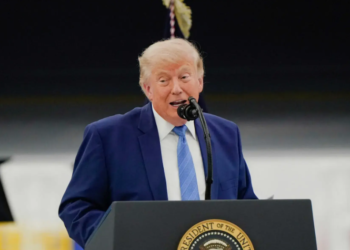Trump Clashes with Republican Senator as Iran War Debate Intensifies