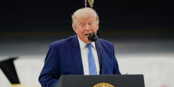 Trump Clashes with Republican Senator as Iran War Debate Intensifies