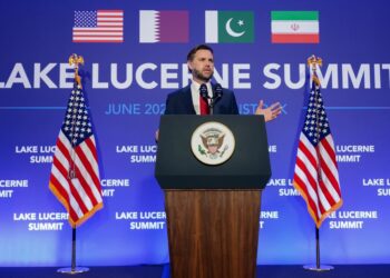 US Eases Iran Oil Sanctions as Peace Talks Advance; Oil Prices Fall Amid Optimism Over Final Deal
