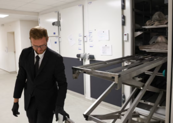 Overwhelmed by heatwave, French undertakers struggled with excess deaths