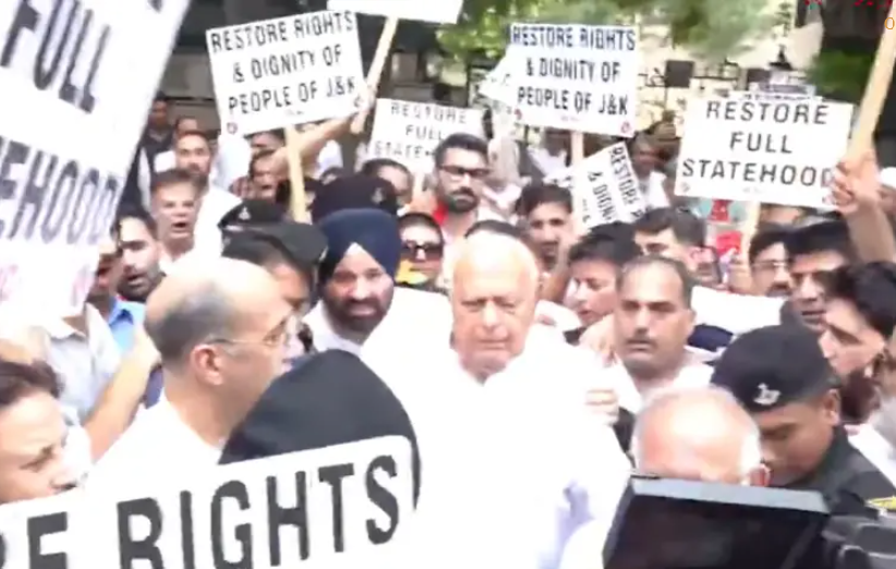 Hundreds rally in Delhi seeking restoration of occupied Kashmir’s statehood