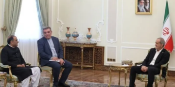 Iranian president calls for deeper Pakistan-Iran ties, greater unity among Muslim nations