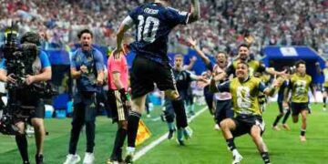 Argentina Beat England 2-1 to Reach World Cup Final, Set Up Title Clash with Spain