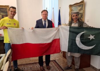 Polish Cyclist Completes 1,390-Km Journey from Islamabad to Khunjerab Pass