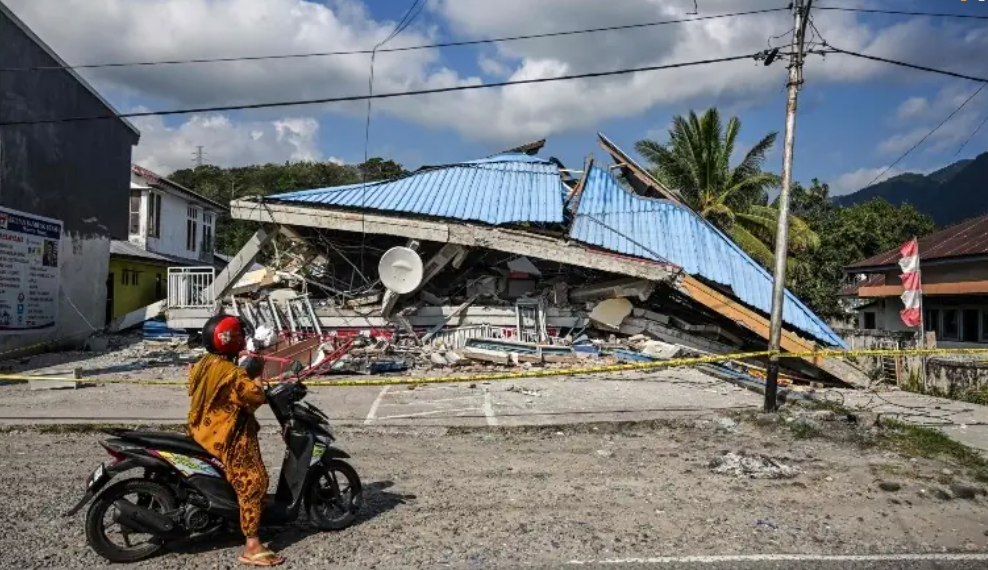 Indonesia earthquake death toll reaches 53 as rescue efforts continue