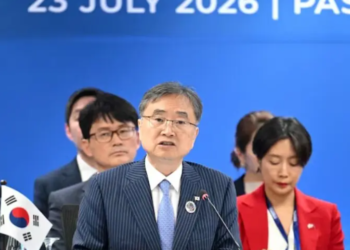 South Korean ministers publicly clash over approach to North Korea