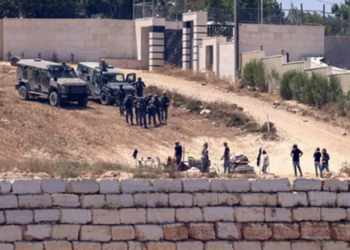 Israeli Settlers Maintain Siege of Palestinian Homes in West Bank